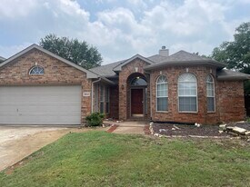 3004 Norwich Ln in Corinth, TX - Building Photo