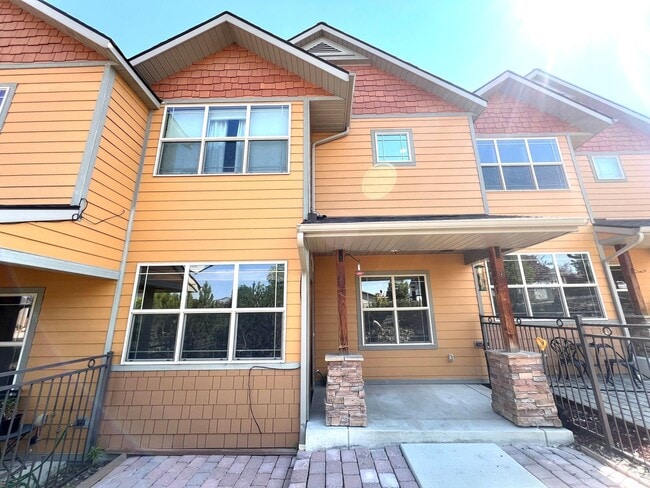 property at 2683 Overlook Blvd