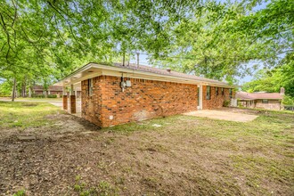 2507 Buckner Ave in Tupelo, MS - Building Photo - Building Photo