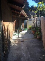 906 Chelham Way in Montecito, CA - Building Photo