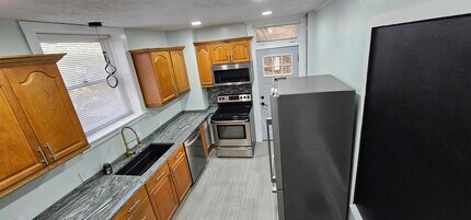 313 Stratmore St in Pittsburgh, PA - Foto de edificio - Building Photo