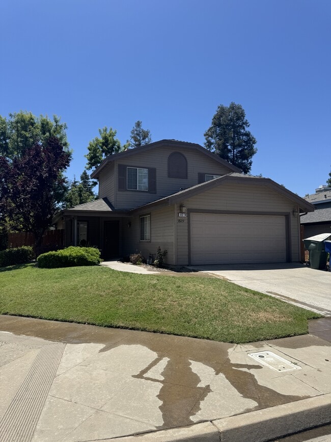 property at 829 E Chickadee Ct