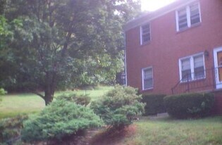 439 Betsy Bell Rd, Unit 3 in Staunton, VA - Building Photo