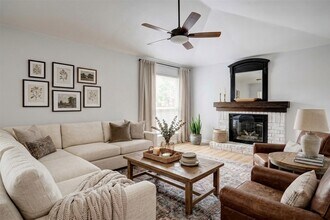 18506 Glen Briar Ln in Houston, TX - Building Photo - Building Photo