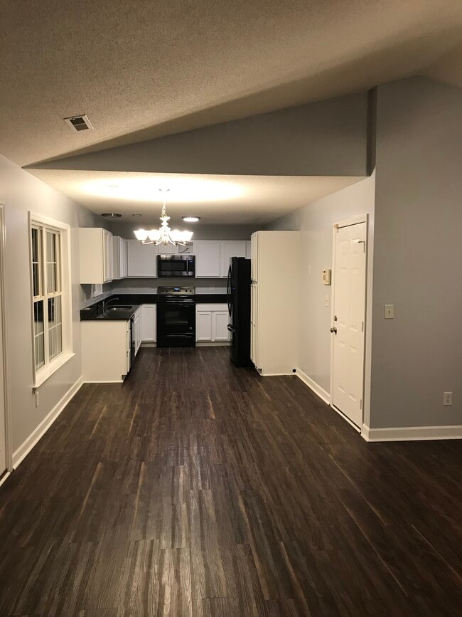 1950 Hawkcrest Ct in Winston-Salem, NC - Building Photo - Building Photo