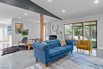 5335 Pistolera Cir in Las Vegas, NV - Building Photo - Building Photo