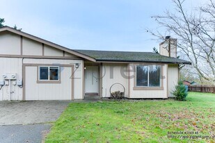 16814 10th Ave Ct E in Spanaway, WA - Building Photo