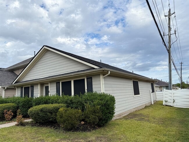 1539 Nichole Woods Dr in Houston, TX - Building Photo - Building Photo