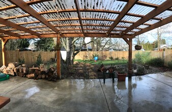 5023 NE Sumner St in Portland, OR - Foto de edificio - Building Photo