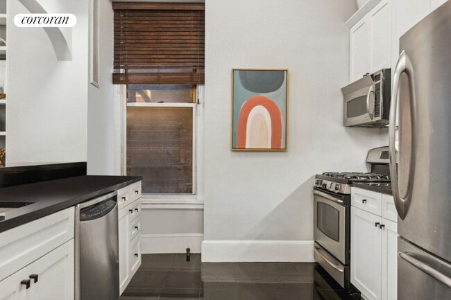 301 W 108th St in New York, NY - Building Photo - Building Photo