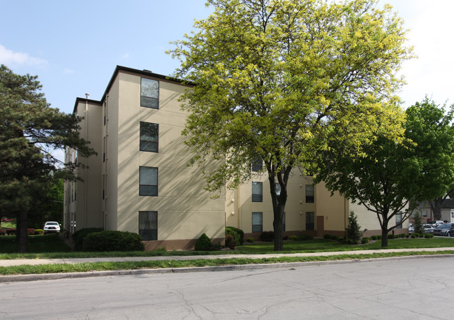 Santa Fe Place Apartments in Atchison, KS - Foto de edificio - Building Photo