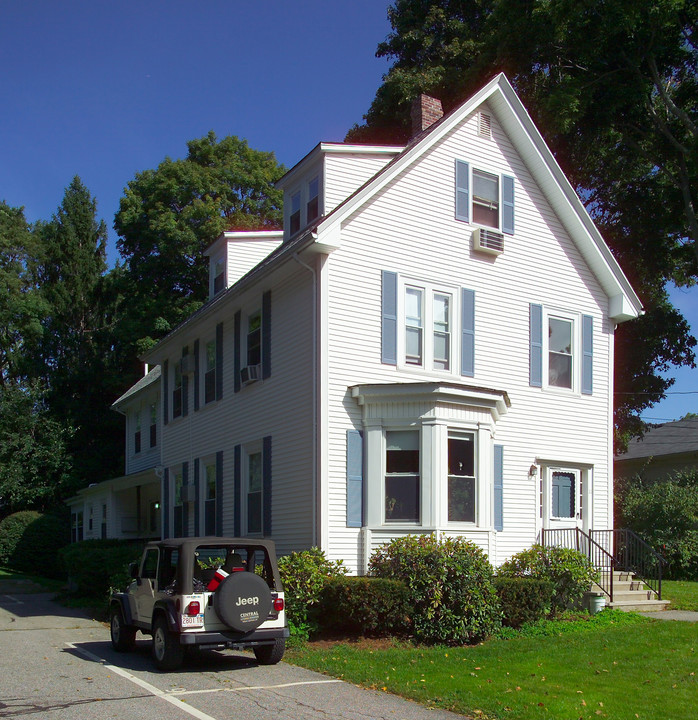 11 Rockhill St in Foxboro, MA - Building Photo