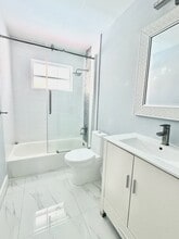 5770 NE 18th Ave, Unit 3121 in Fort Lauderdale, FL - Building Photo - Building Photo