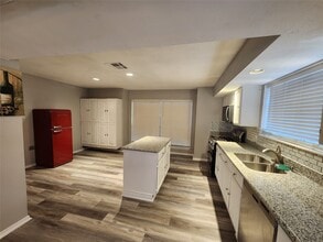 12239 Kleinmeadow Dr in Houston, TX - Building Photo - Building Photo