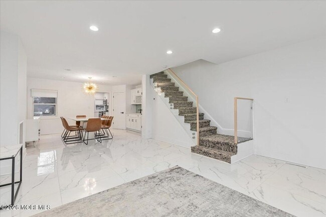 1001 Norwood Ave in Long Branch, NJ - Foto de edificio - Building Photo