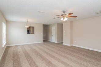 1919 Raising Hill Dr in Jacksonville, FL - Building Photo - Building Photo