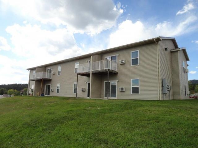 Aspen View Townhomes II in Custer, SD - Building Photo