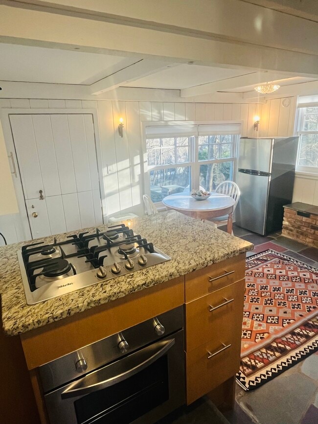 161 Good Hill Rd, Unit Cottage in Weston, CT - Building Photo - Building Photo