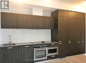 50A-2450 Charles St E in Toronto, ON - Building Photo - Building Photo
