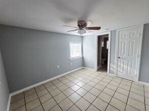 5403 Ave Q 1/2 in Galveston, TX - Foto de edificio - Building Photo