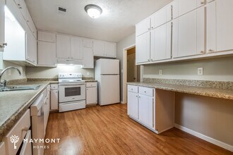 512 Oak Rd SW in Lawrenceville, GA - Building Photo - Building Photo