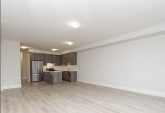 579 Wedgewood Dr in Burlington, ON - Building Photo - Building Photo