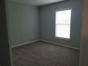 3921 NE 15th Pl in Cape Coral, FL - Building Photo - Building Photo