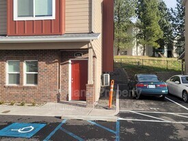 504 NE Stadium Way in Pullman, WA - Building Photo