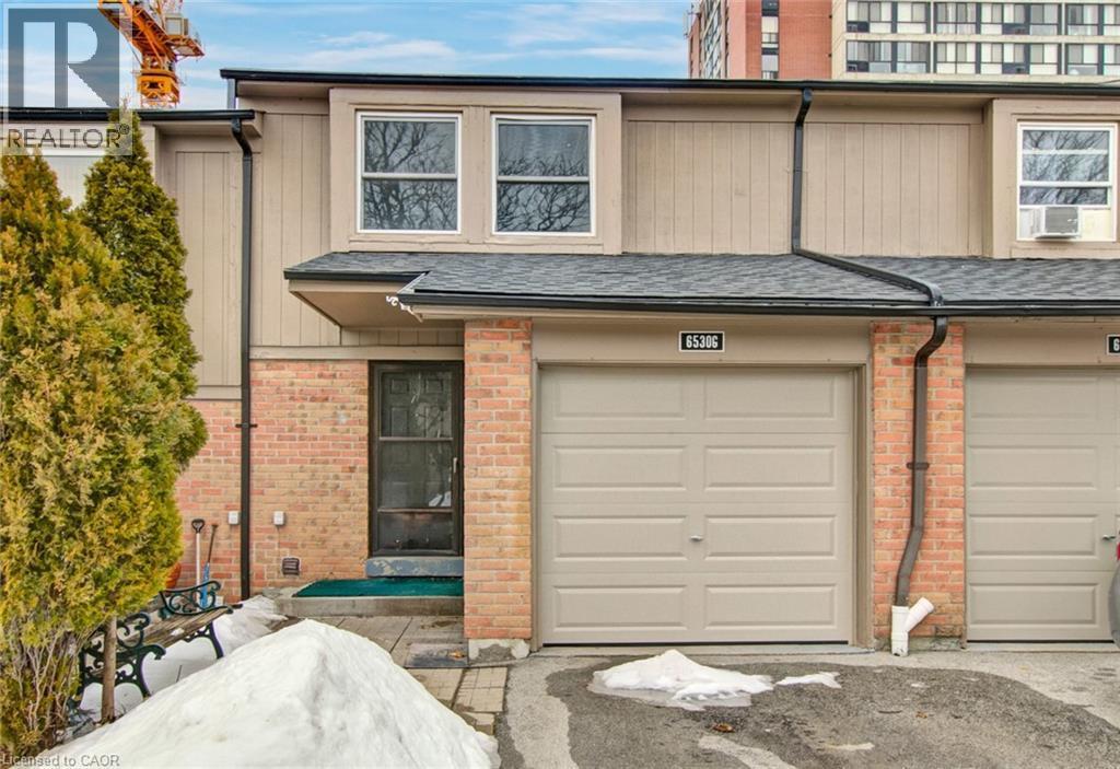 6530 Glen Erin Dr in Mississauga, ON - Building Photo