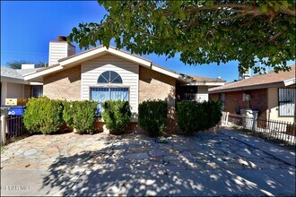 6023 Bridalveil Dr in El Paso, TX - Building Photo - Building Photo