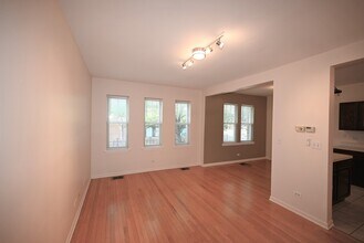 5400 N Campbell Ave in Chicago, IL - Building Photo - Building Photo