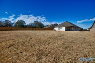 213 Shubert Dr in Hazel Green, AL - Building Photo - Building Photo