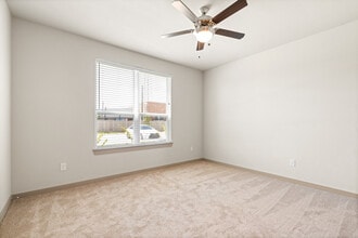 Cole Creek Estates in Houston, TX - Foto de edificio - Interior Photo