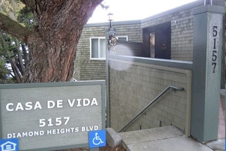 Casa De Vida Apartments in San Francisco, CA - Foto de edificio - Building Photo