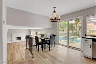 889 Monika Way in Las Vegas, NV - Foto de edificio - Building Photo