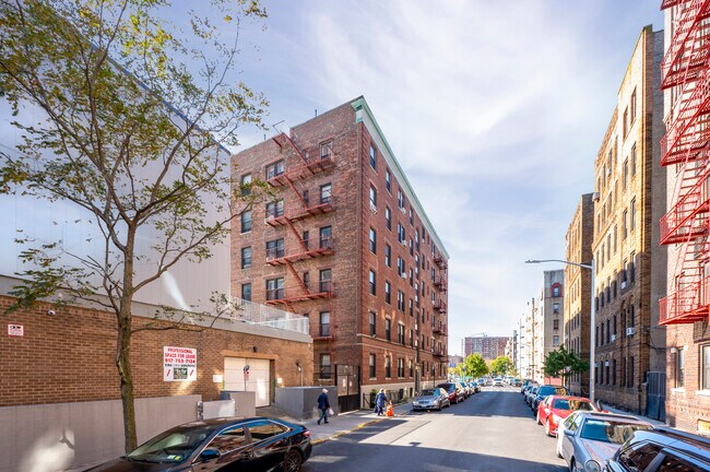 3145 Brighton 4th St in Brooklyn, NY - Foto de edificio - Building Photo