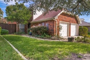 6804 Century Cir in Plano, TX - Building Photo