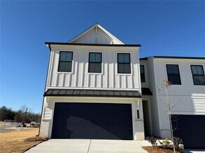 7253 Mulberry Trace Ln in Flowery Branch, GA - Foto de edificio - Building Photo