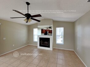 2275 Cork Oak St W in Sarasota, FL - Foto de edificio - Building Photo