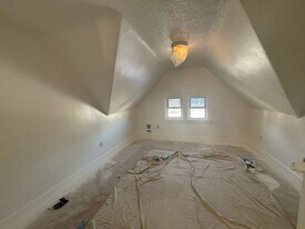 24 Belmont St, Unit 1 in Lawrence, MA - Building Photo