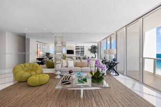 50 South Pointe Dr in Miami Beach, FL - Building Photo - Building Photo