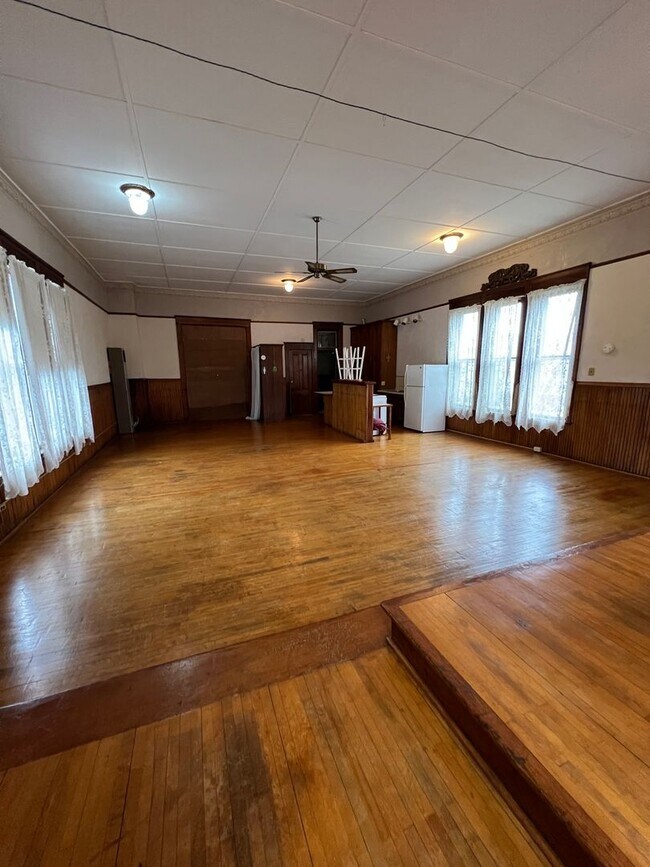 302 N Washington St, Unit 2 in Melrose, WI - Building Photo - Building Photo