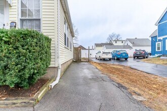 3 Pine St, Unit #3 in Stoneham, MA - Building Photo - Building Photo