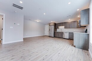 3 Strafford Rd in Rochester, NH - Building Photo