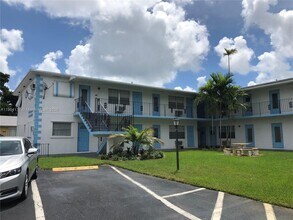 1836 Arthur St in Hollywood, FL - Building Photo - Building Photo