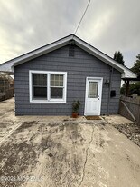 9 Main St in Manasquan, NJ - Building Photo