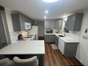 152 Porcupine Cir in Salem, NH - Building Photo - Building Photo