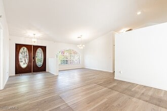 590 6th St NE in Naples, FL - Building Photo - Building Photo