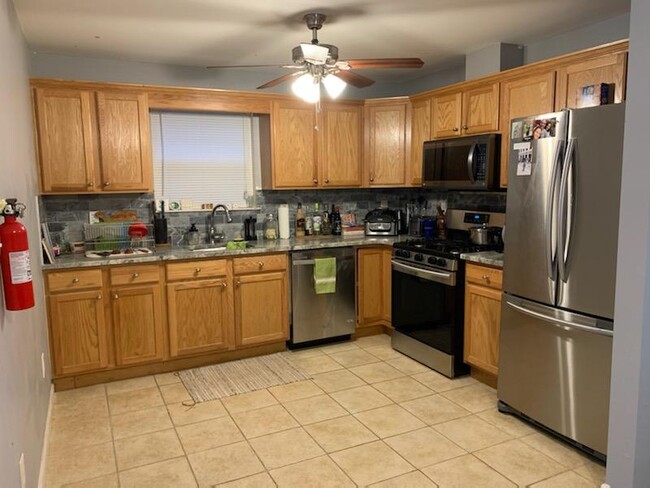 39 Lentz Ave, Unit 1