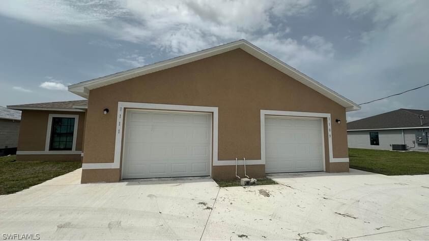 1109 Gleason Pkwy in Cape Coral, FL - Building Photo